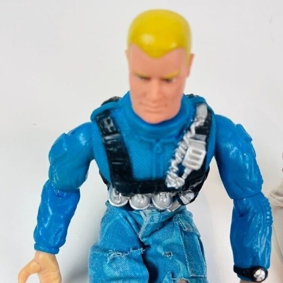 G.I. Joe Action Figures Lot of 4 With Weapons & Storage Case - Picture 6 of 12